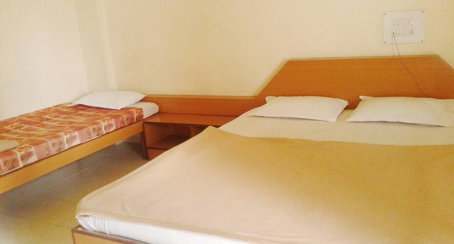 Hotel Pearl, Wai 3